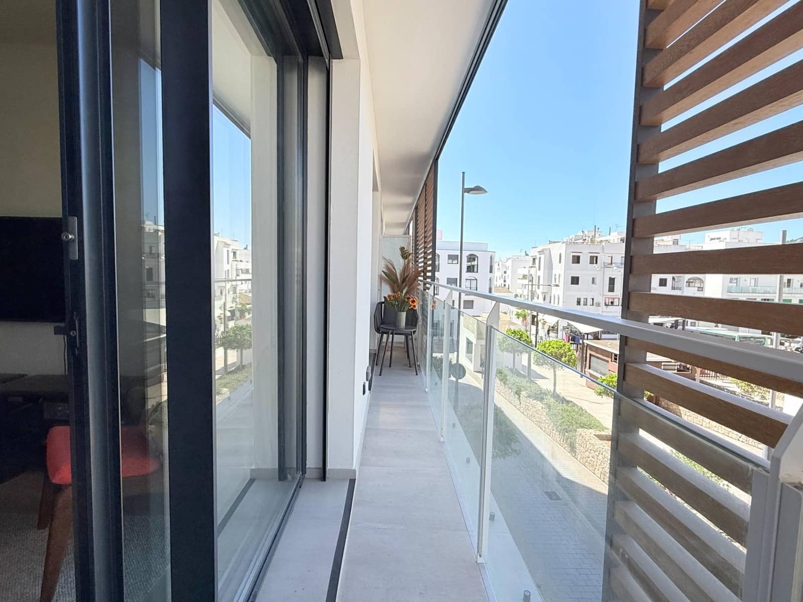 Apartamento de 2 habitaciones en Santa Eulalia / Santa Eularia en venta con piscina garaje - 649.000 € (Ref: 9945716)