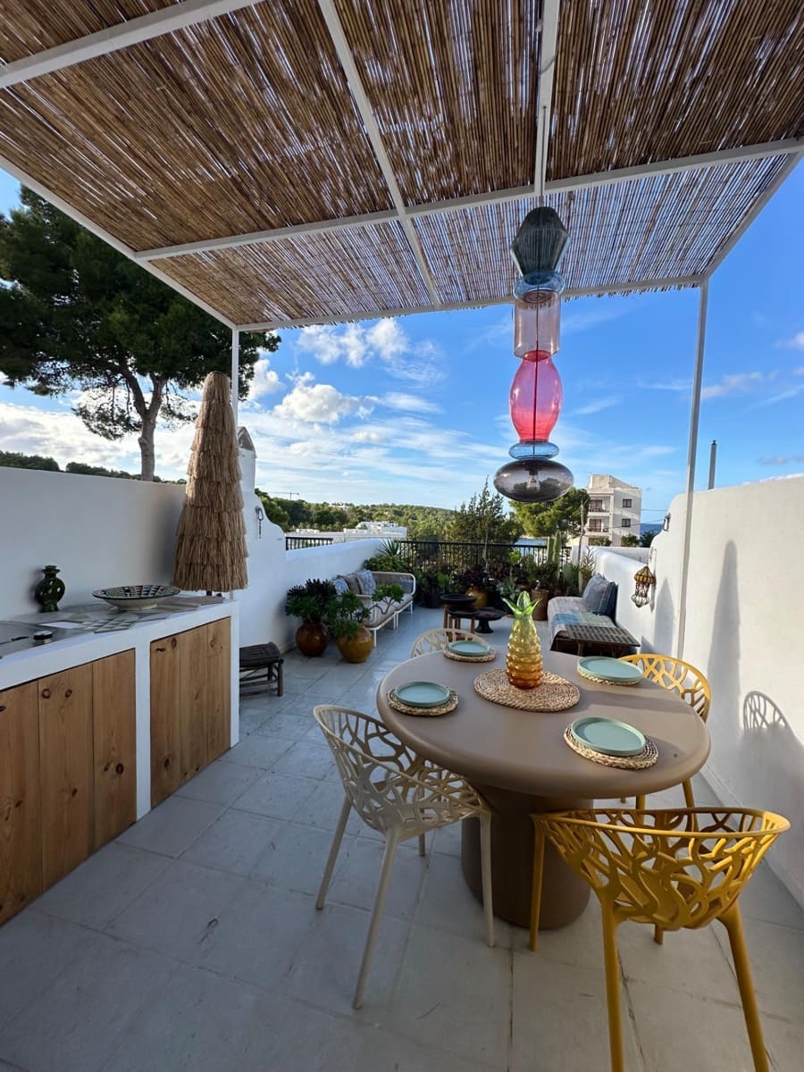 1 soverom Leilighet til leie i Portinax med svømmebasseng - € 1 200 (Ref: 9984995)