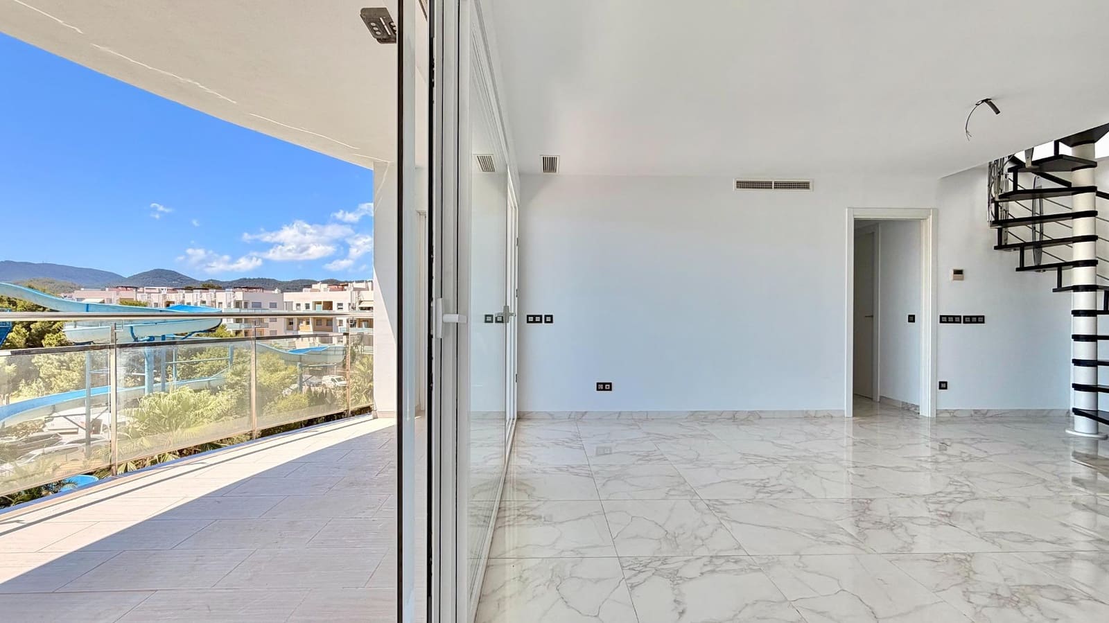 Ático de 3 habitaciones en San Jose / Sant Josep de Sa Talaia en venta con piscina garaje - 786.000 € (Ref: 9998818)