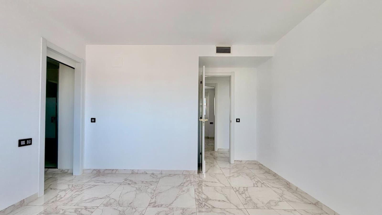 Ático de 3 habitaciones en San Jose / Sant Josep de Sa Talaia en venta con piscina garaje - 786.000 € (Ref: 9998818)