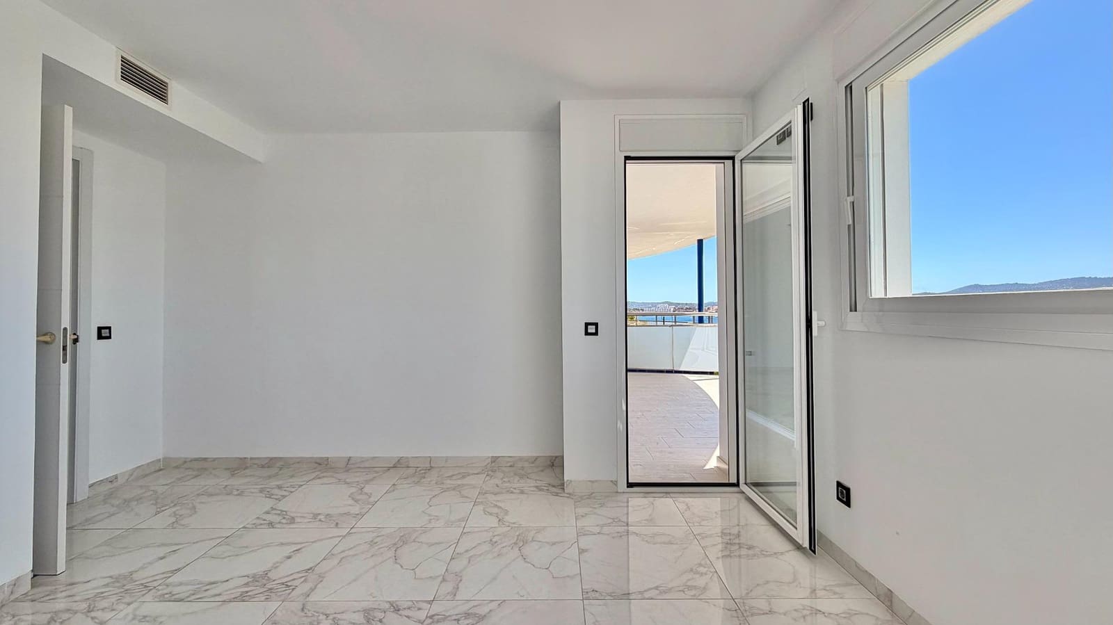 Ático de 3 habitaciones en San Jose / Sant Josep de Sa Talaia en venta con piscina garaje - 786.000 € (Ref: 9998818)