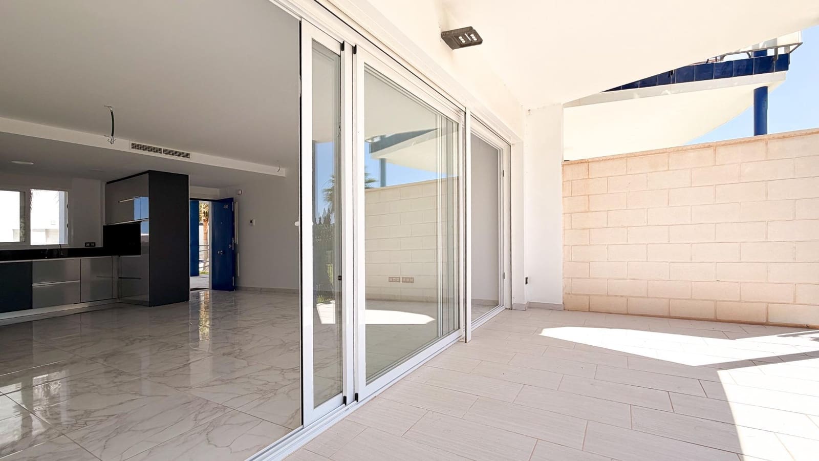 3 soveværelse Strandlejlighed til salg i San Jose / Sant Josep de Sa Talaia med swimmingpool garage - € 685.000 (Ref: 9998819)