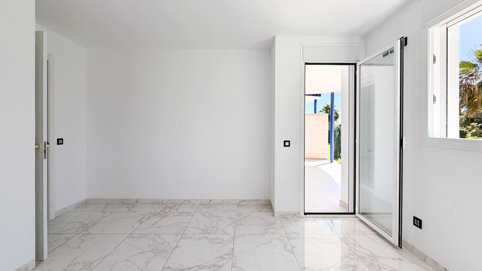 3 soveværelse Strandlejlighed til salg i San Jose / Sant Josep de Sa Talaia med swimmingpool garage - € 685.000 (Ref: 9998819)
