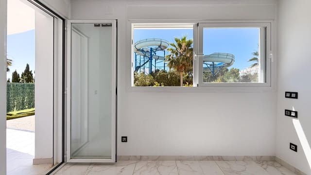 3 soveværelse Strandlejlighed til salg i San Jose / Sant Josep de Sa Talaia med swimmingpool garage - € 685.000 (Ref: 9998819)