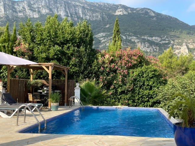 6 quarto Moradia para venda em La Drova com piscina garagem - 675 000 € (Ref: 10034809)