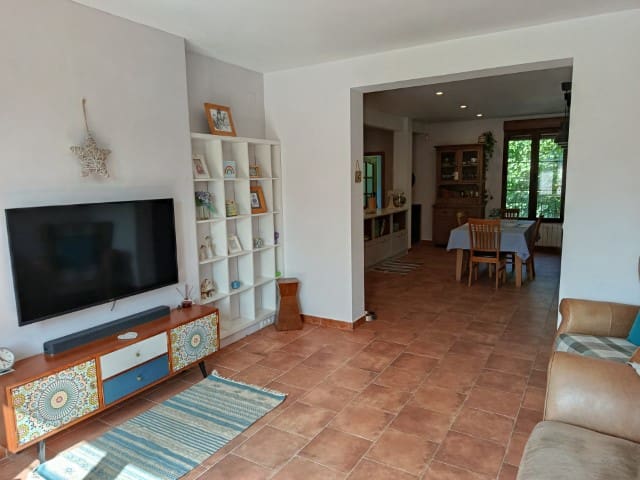 6 quarto Moradia para venda em La Drova com piscina garagem - 675 000 € (Ref: 10034809)
