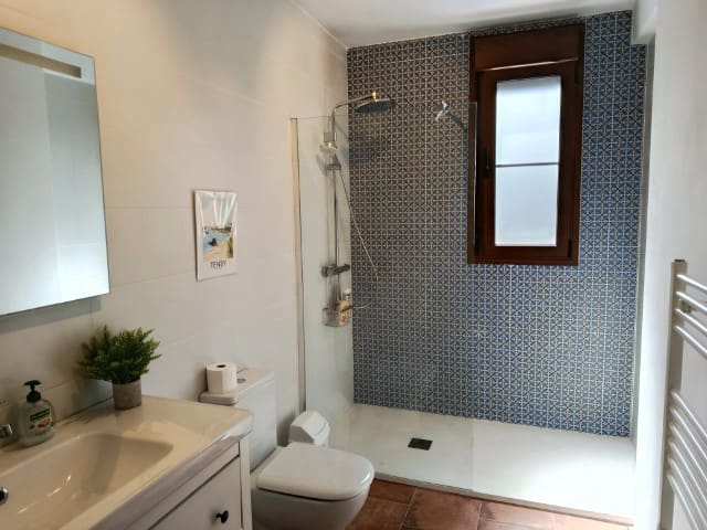 6 quarto Moradia para venda em La Drova com piscina garagem - 675 000 € (Ref: 10034809)