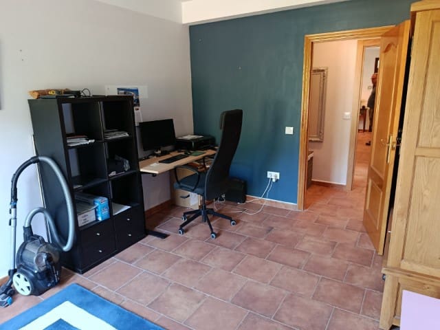 6 quarto Moradia para venda em La Drova com piscina garagem - 675 000 € (Ref: 10034809)