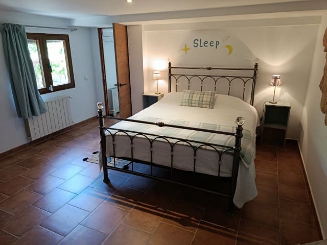 6 quarto Moradia para venda em La Drova com piscina garagem - 675 000 € (Ref: 10034809)