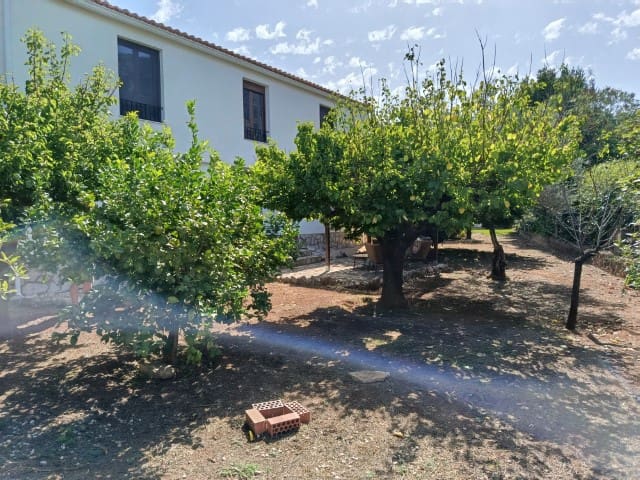 6 quarto Moradia para venda em La Drova com piscina garagem - 675 000 € (Ref: 10034809)