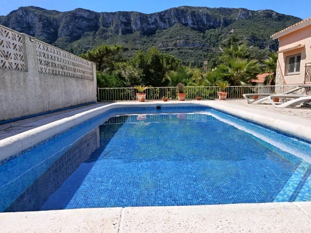 3 bedroom Villa for sale in La Drova with pool garage - € 395,000 (Ref: 10037792)