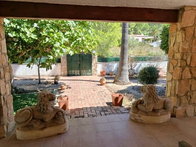 3 bedroom Villa for sale in La Drova with pool garage - € 395,000 (Ref: 10037792)