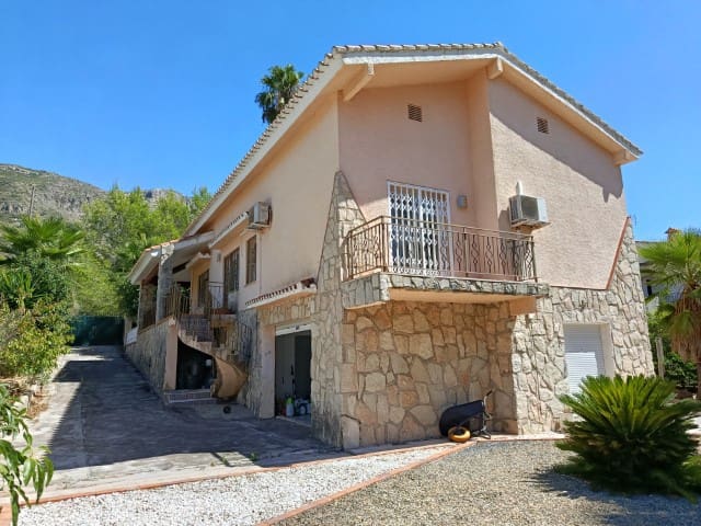 3 bedroom Villa for sale in La Drova with pool garage - € 395,000 (Ref: 10037792)