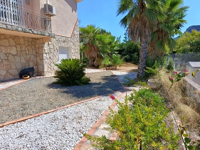 3 bedroom Villa for sale in La Drova with pool garage - € 395,000 (Ref: 10037792)