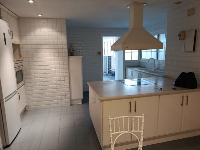 6 Zimmer Apartment zu verkaufen in Gandia mit Garage - 550.000 € (Ref: 10063036)