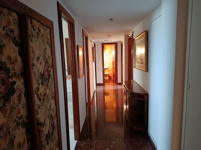 6 Zimmer Apartment zu verkaufen in Gandia mit Garage - 550.000 € (Ref: 10063036)