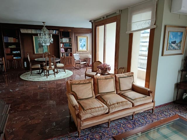 6 Zimmer Apartment zu verkaufen in Gandia mit Garage - 550.000 € (Ref: 10063036)