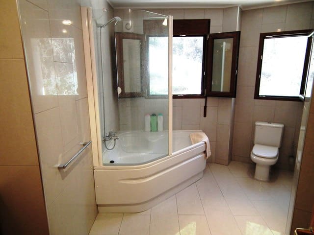 Villa til salg i Gandia med swimmingpool - € 1.700.000 (Ref: 3875660)