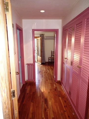 Villa til salg i Gandia med swimmingpool - € 1.700.000 (Ref: 3875660)