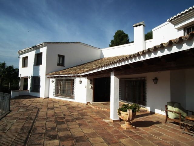 Villa til salg i Gandia med swimmingpool - € 1.700.000 (Ref: 3875660)