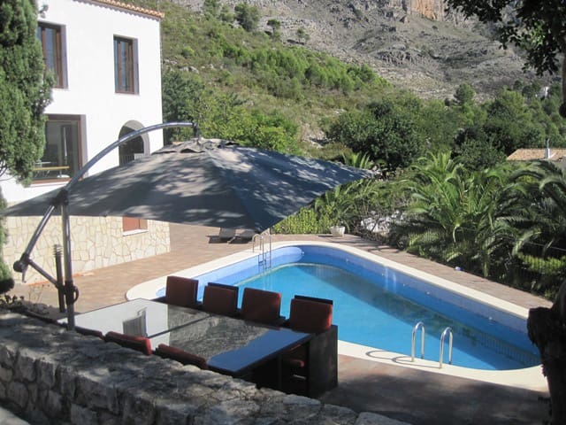 4 soveværelse Finca/Landehus til salg i Gandia med swimmingpool - € 795.000 (Ref: 3875669)