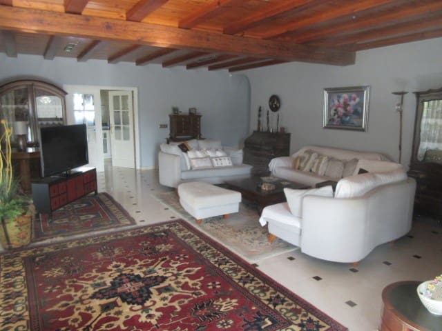 3 soveværelse Villa til salg i Gandia med swimmingpool - € 420.000 (Ref: 5661550)