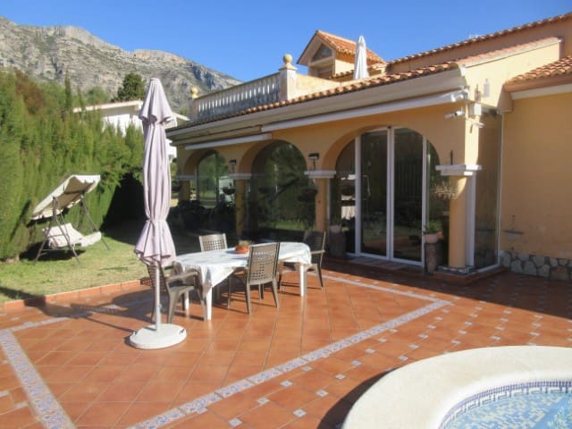 4 soveværelse Villa til salg i La Drova med swimmingpool - € 359.000 (Ref: 5940270)