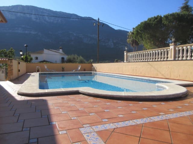 4 soveværelse Villa til salg i La Drova med swimmingpool - € 359.000 (Ref: 5940270)