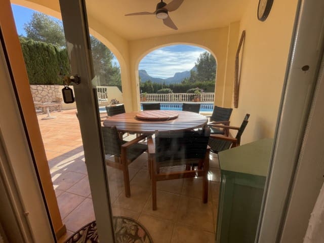 6 soveværelse Villa til salg i La Drova med swimmingpool - € 580.000 (Ref: 6575410)