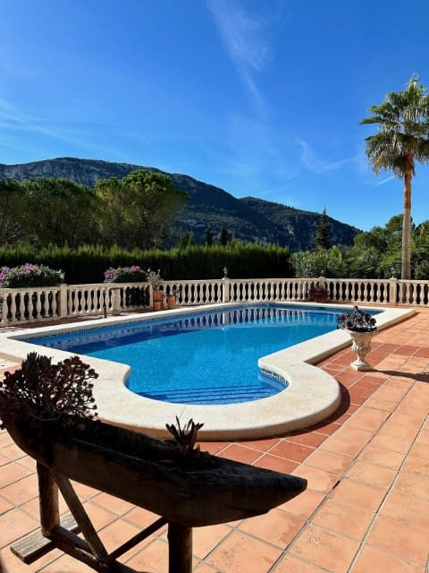 6 soveværelse Villa til salg i La Drova med swimmingpool - € 580.000 (Ref: 6575410)