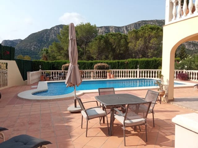 6 soveværelse Villa til salg i La Drova med swimmingpool - € 580.000 (Ref: 6575410)