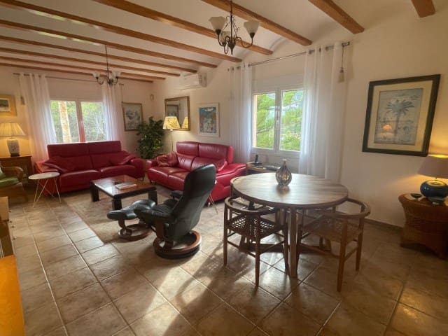 6 soveværelse Villa til salg i La Drova med swimmingpool - € 580.000 (Ref: 6575410)