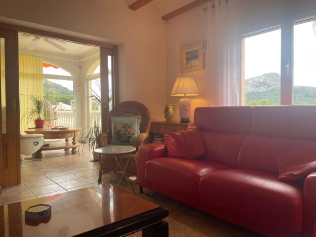 6 soveværelse Villa til salg i La Drova med swimmingpool - € 580.000 (Ref: 6575410)