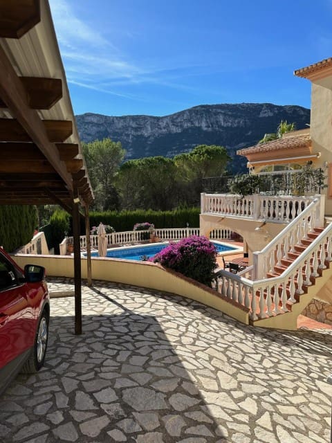 6 soveværelse Villa til salg i La Drova med swimmingpool - € 580.000 (Ref: 6575410)