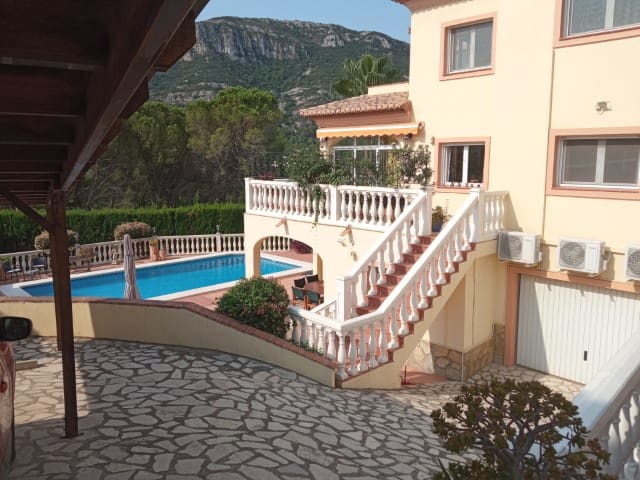 6 soveværelse Villa til salg i La Drova med swimmingpool - € 580.000 (Ref: 6575410)