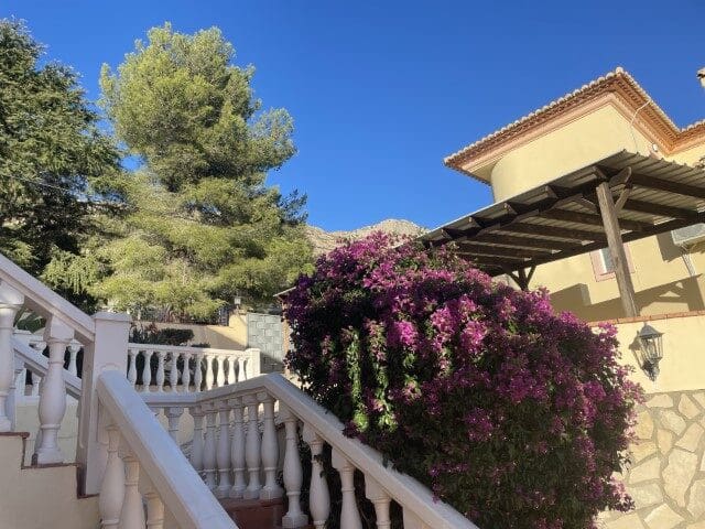 6 soveværelse Villa til salg i La Drova med swimmingpool - € 580.000 (Ref: 6575410)