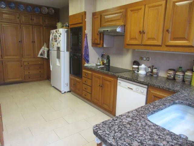 5 chambre Maison de Ville à vendre à Tavernes de la Valldigna - 450 000 € (Ref: 6876518)