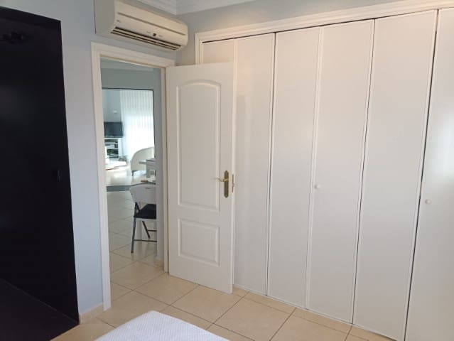 3 slaapkamer Villa te koop in Oliva Nova met zwembad - € 900.000 (Ref: 7236962)