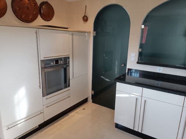 3 slaapkamer Villa te koop in Oliva Nova met zwembad - € 900.000 (Ref: 7236962)