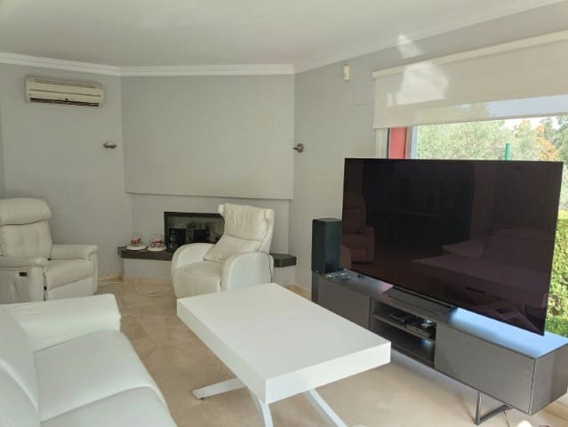 3 slaapkamer Villa te koop in Oliva Nova met zwembad - € 900.000 (Ref: 7236962)