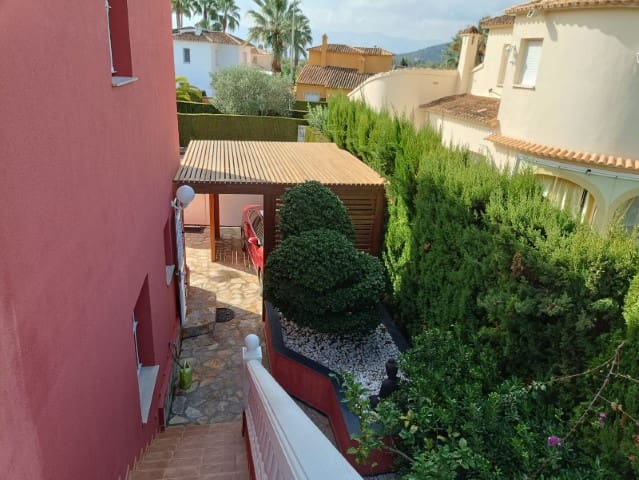 3 soveværelse Villa til salg i Oliva Nova, Oliva med swimmingpool - € 900.000 (Ref: 7236962)