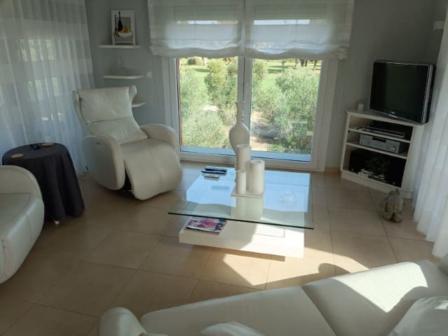 3 slaapkamer Villa te koop in Oliva Nova met zwembad - € 900.000 (Ref: 7236962)