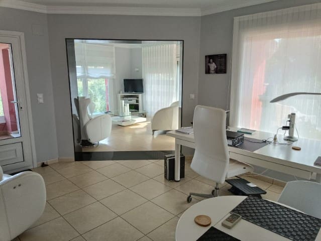 3 slaapkamer Villa te koop in Oliva Nova met zwembad - € 900.000 (Ref: 7236962)