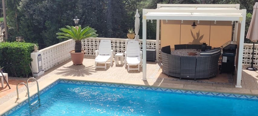 Chalet de 4 habitaciones en La Drova en venta con piscina - 445.000 € (Ref: 7793647)