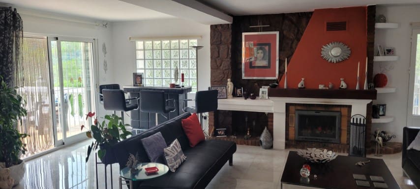 Chalet de 4 habitaciones en La Drova en venta con piscina - 445.000 € (Ref: 7793647)