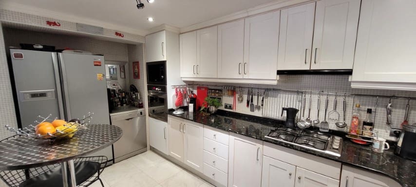 Chalet de 4 habitaciones en La Drova en venta con piscina - 445.000 € (Ref: 7793647)