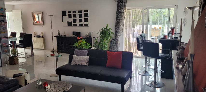 Chalet de 4 habitaciones en La Drova en venta con piscina - 445.000 € (Ref: 7793647)