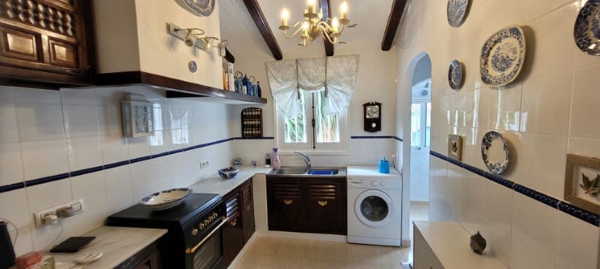 Chalet de 4 habitaciones en La Drova en venta con piscina - 445.000 € (Ref: 7793647)