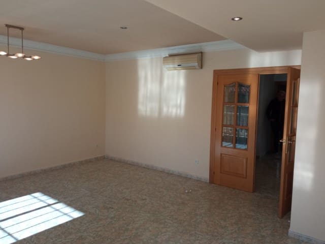 4 sypialnia Dom na sprzedaż w Salem - 145 000 € (Ref: 8232816)