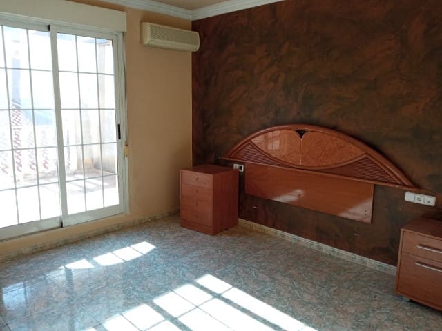 4 sypialnia Dom na sprzedaż w Salem - 145 000 € (Ref: 8232816)